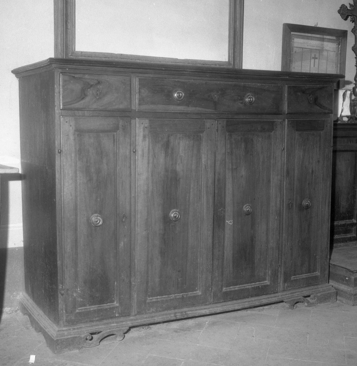 mobile da sacrestia - bottega toscana (fine/inizio secc. XVIII/ XIX)