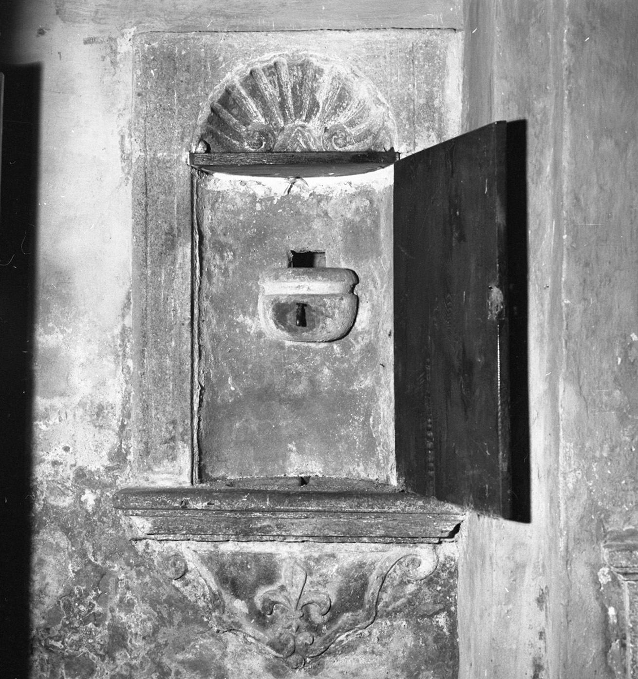 lavabo - a parete - bottega toscana (sec. XVII)