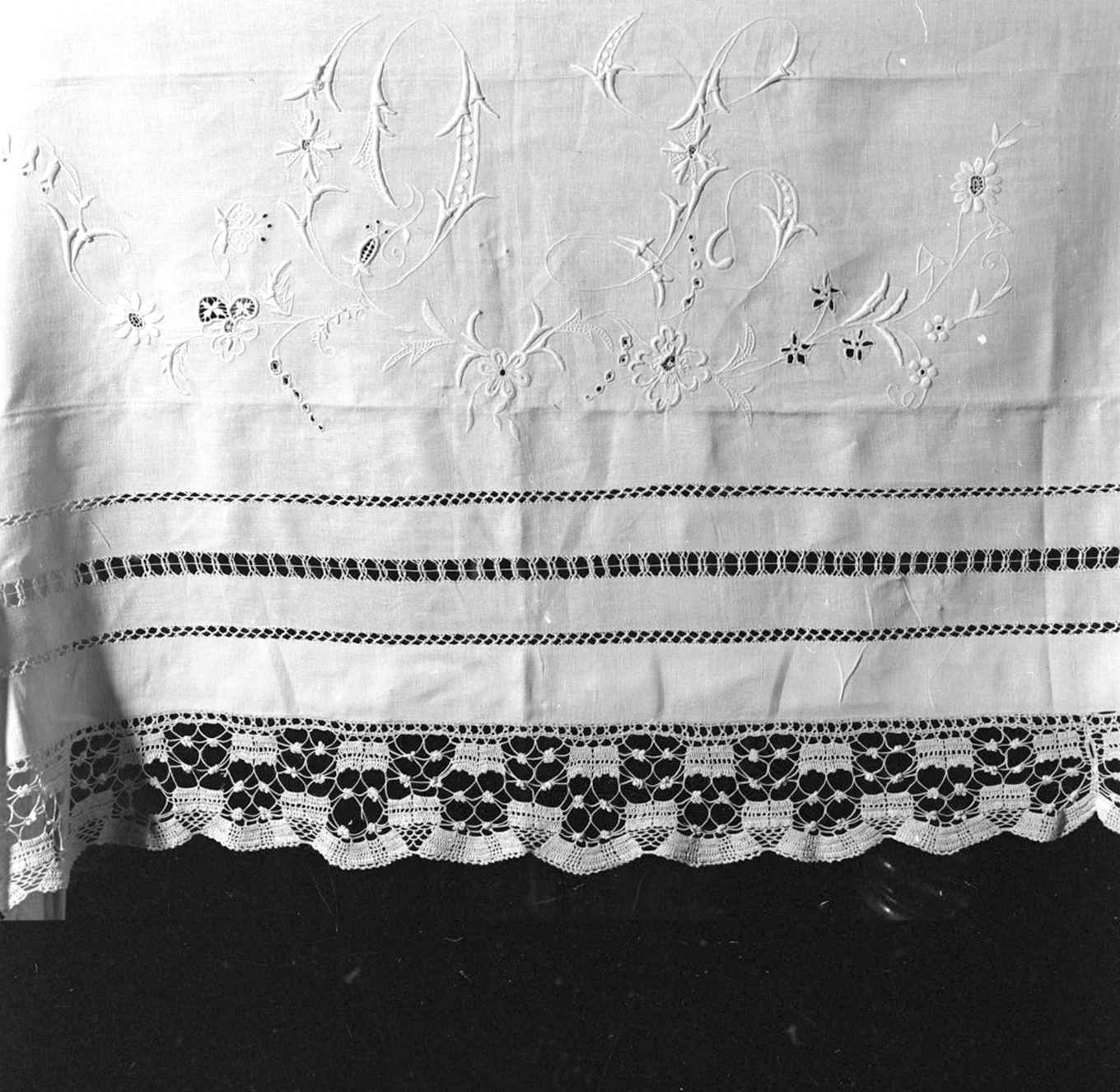 tovaglia d'altare - manifattura toscana (fine/inizio secc. XIX/ XX)