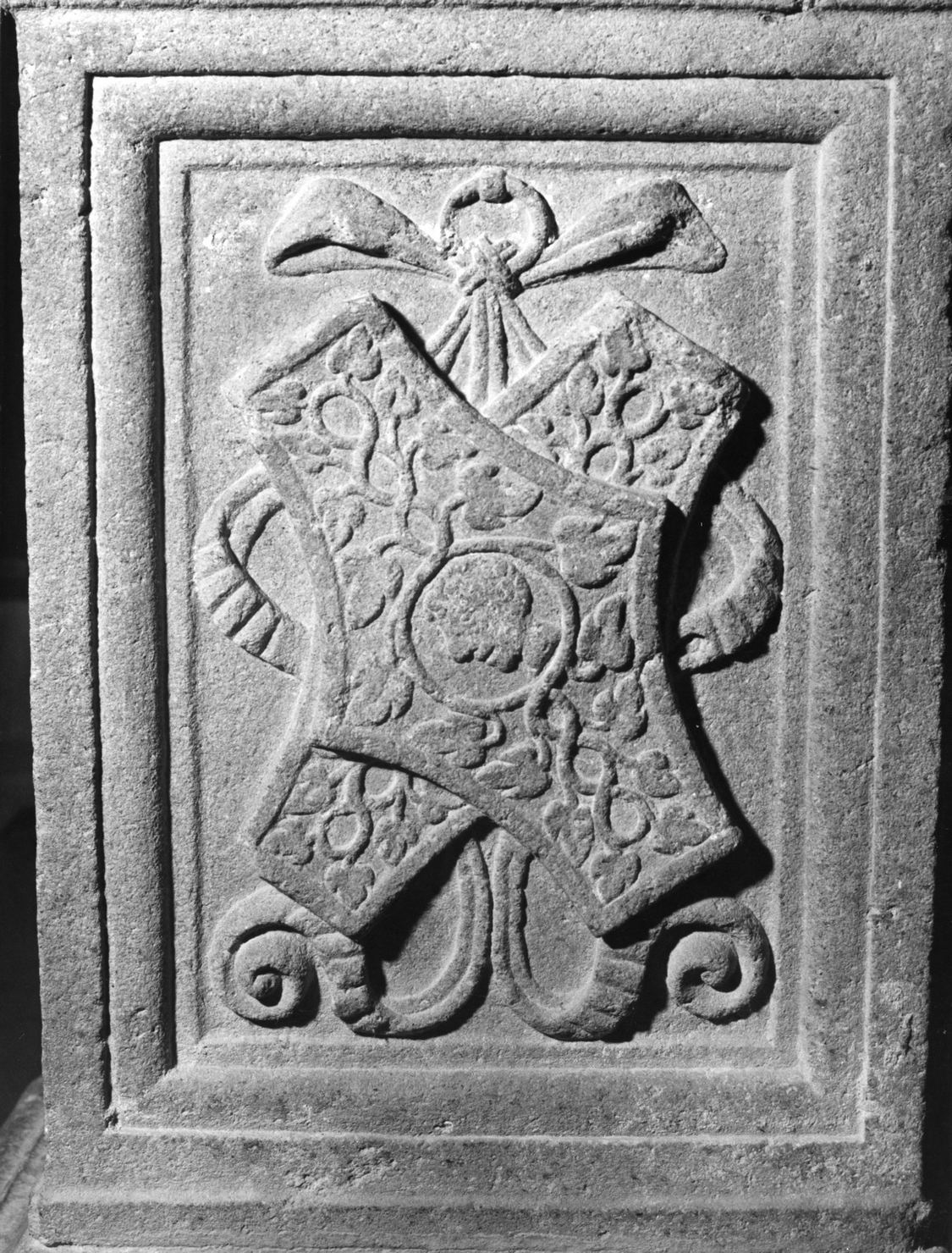 piedistallo - bottega toscana (sec. XVI)