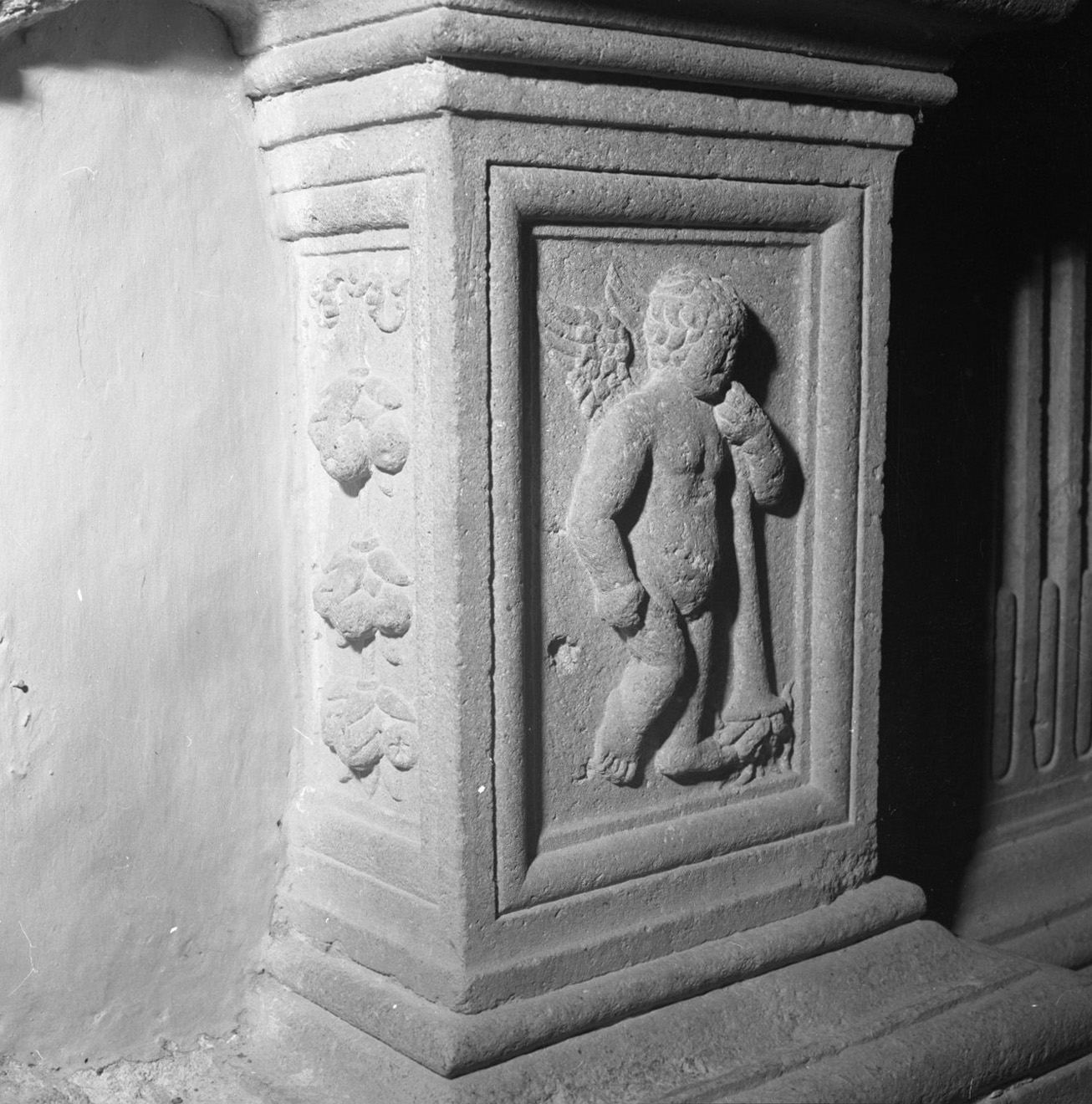 piedistallo - bottega toscana (sec. XVI)