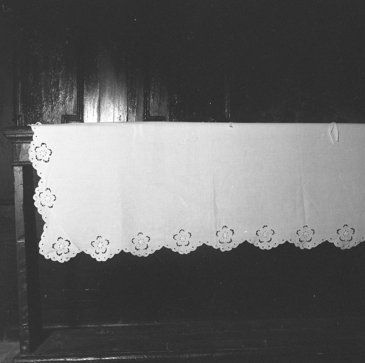 tovaglia d'altare - manifattura toscana (secc. XIX/ XX)