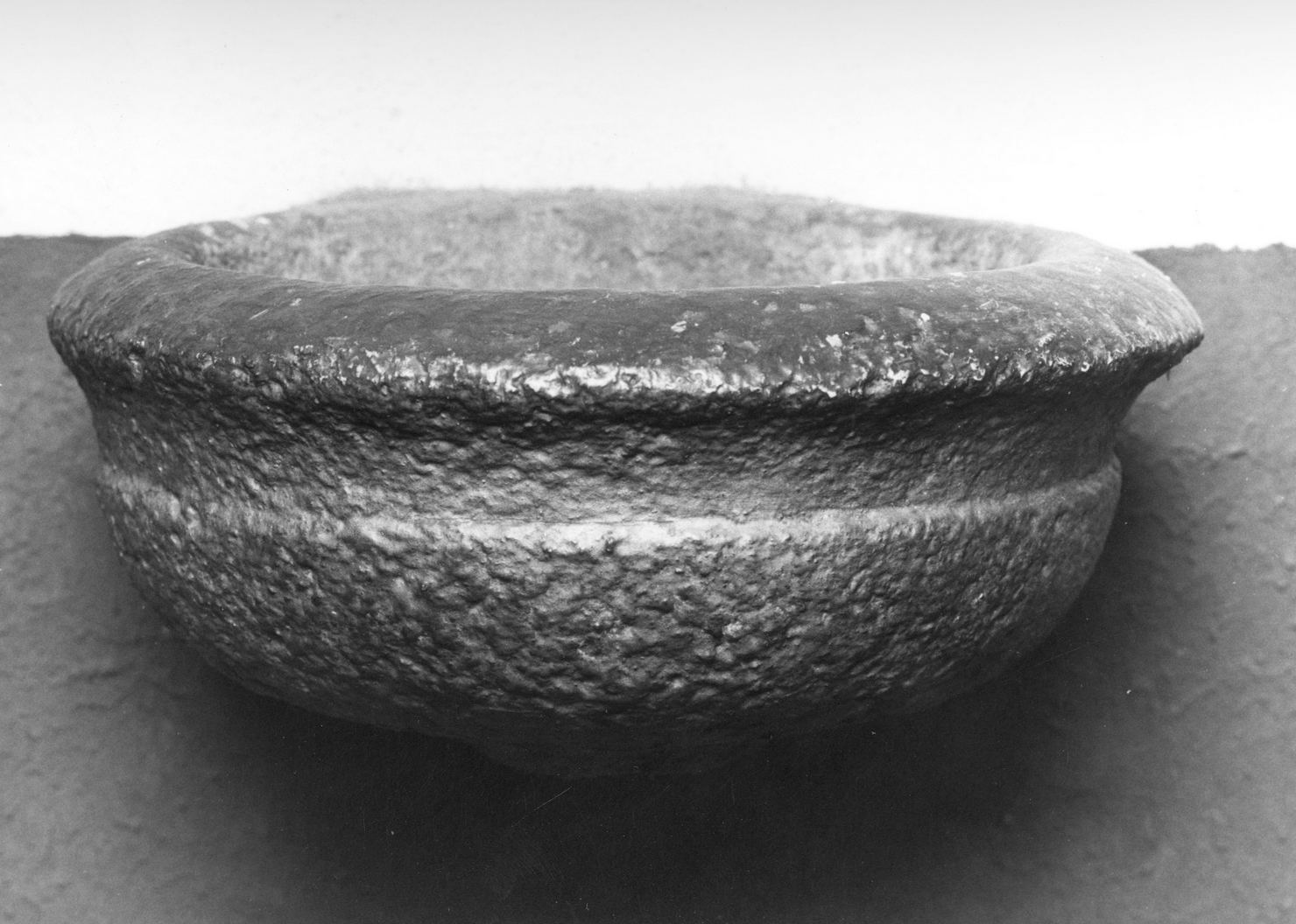 acquasantiera da parete - bottega toscana (metà sec. XIX)