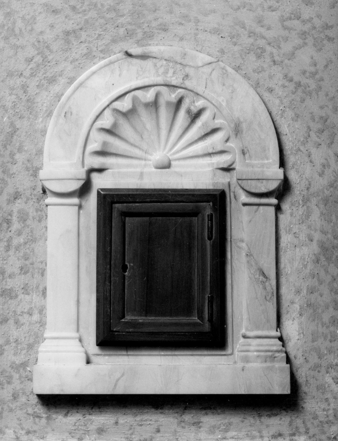 armadietto per oli santi - bottega toscana (secondo quarto sec. XX)