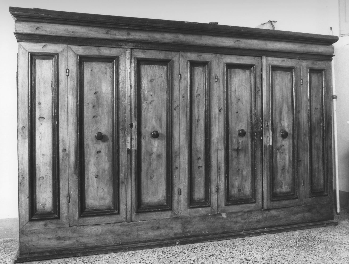 armadio da sacrestia - bottega toscana (sec. XVII)