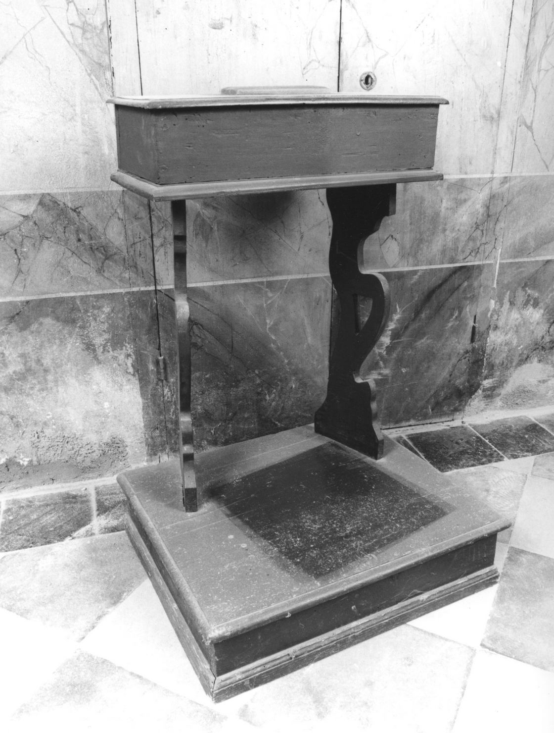 inginocchiatoio - bottega toscana (prima metà sec. XX)