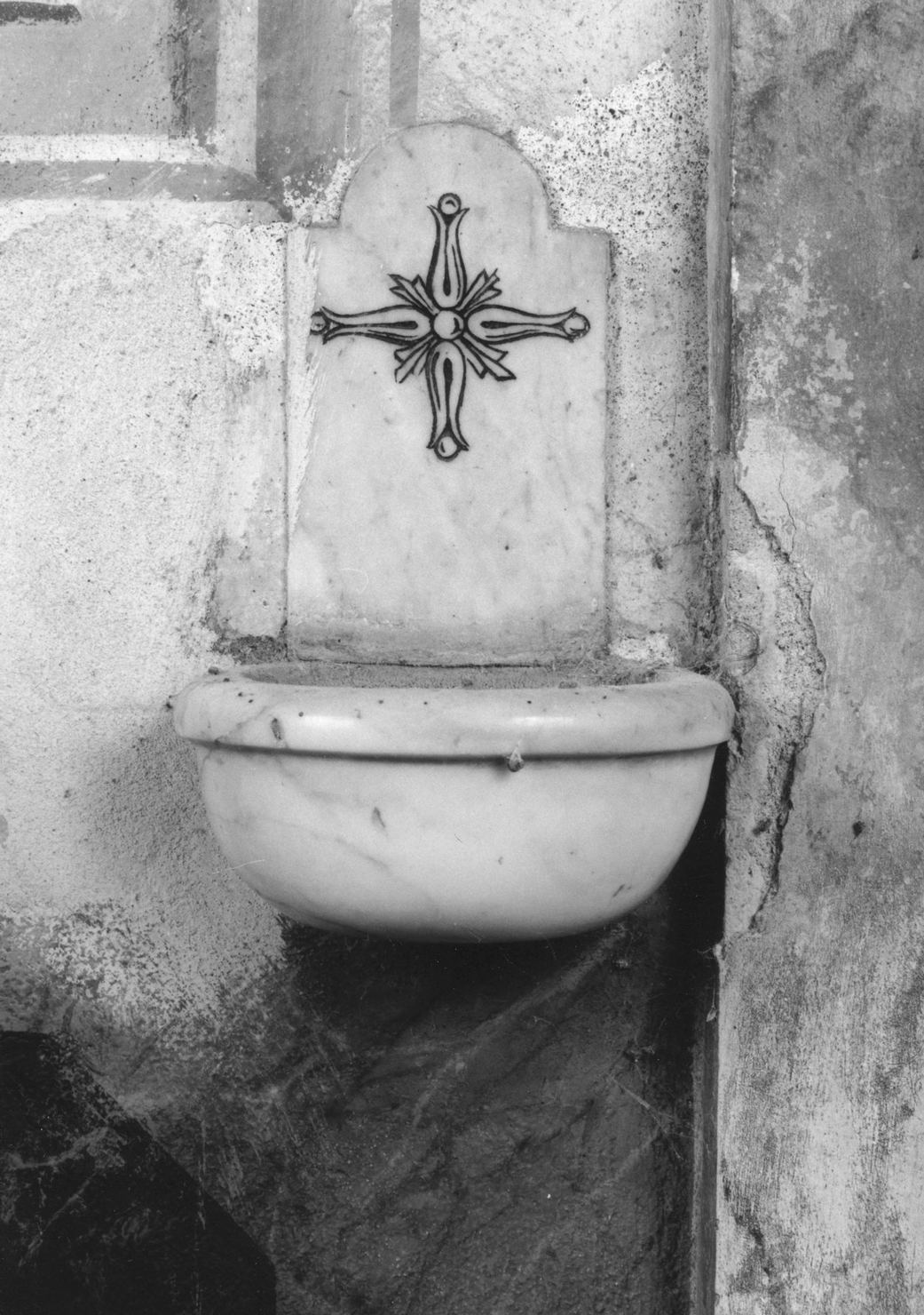 acquasantiera da parete - bottega toscana (prima metà sec. XIX)