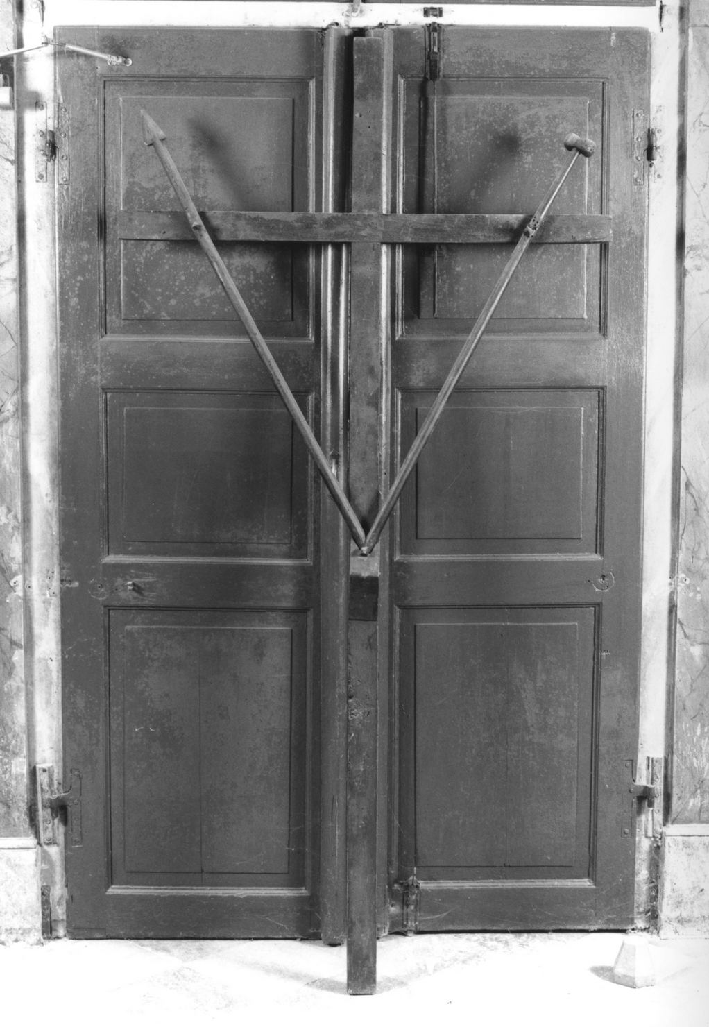 croce penitenziale - bottega toscana (prima metà sec. XX)