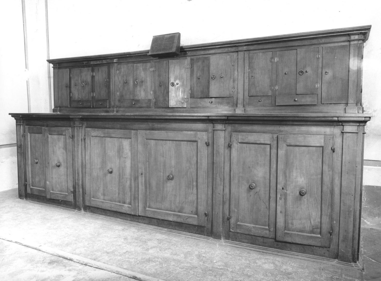 mobile da sacrestia - bottega toscana (secc. XIX/ XX)