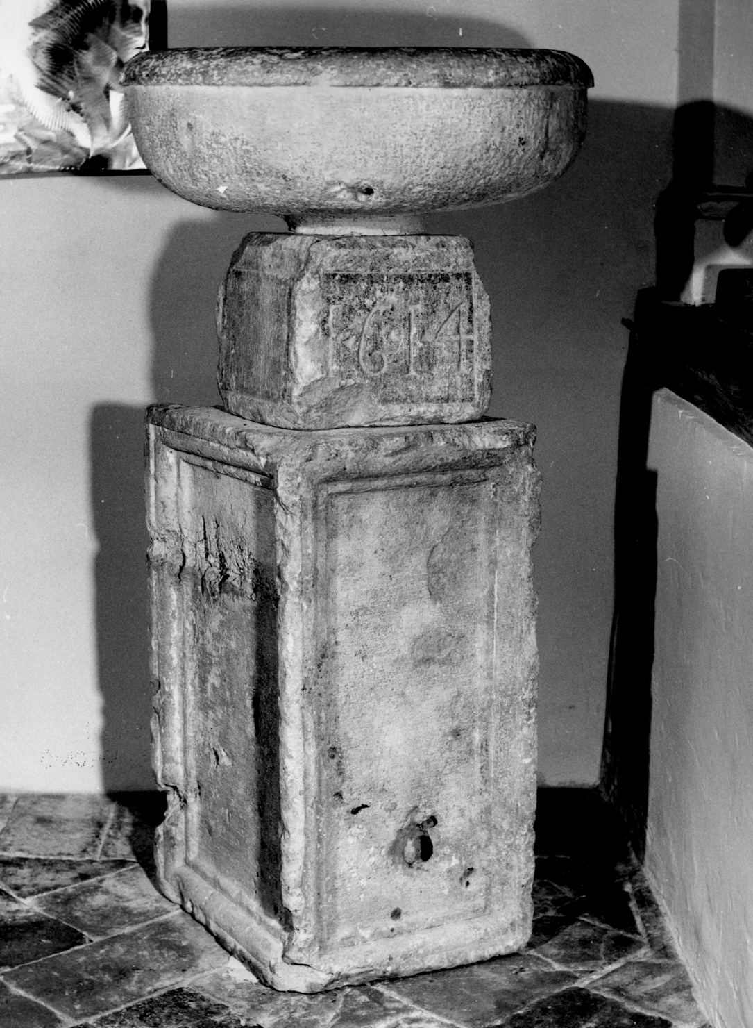 acquasantiera, opera isolata - ambito toscano (sec. XVII)