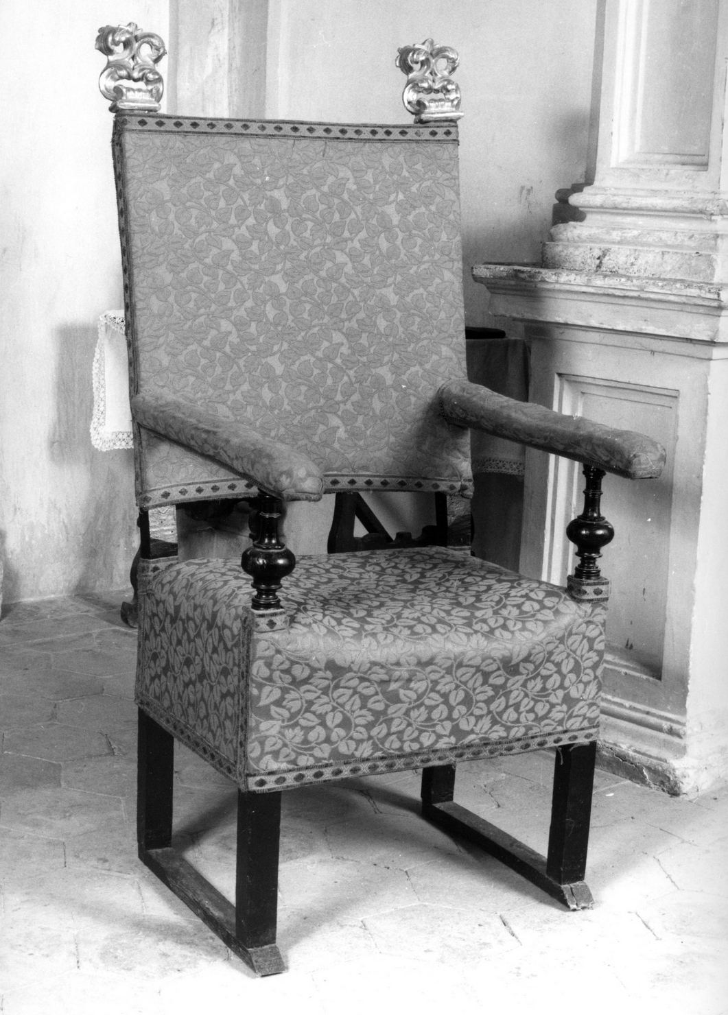 poltrona, opera isolata - manifattura toscana (inizio sec. XIX)