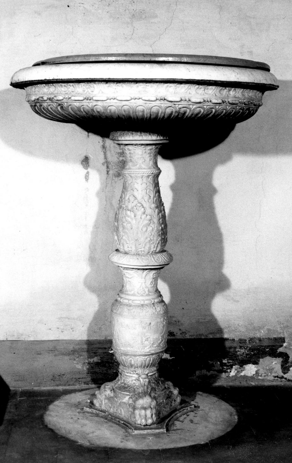 acquasantiera - a fusto, opera isolata - manifattura senese (prima metà sec. XVI)