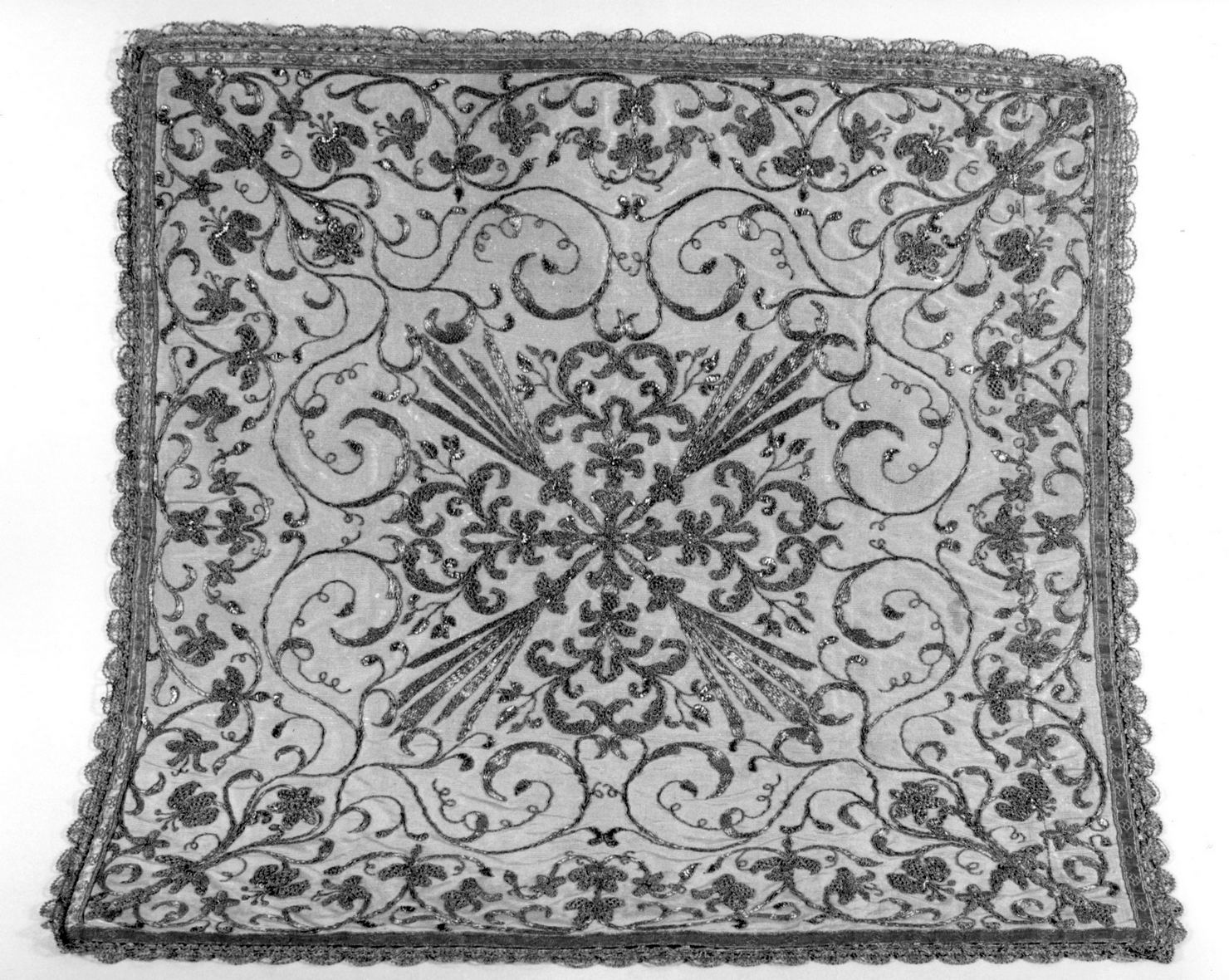 velo di calice, elemento d'insieme - manifattura senese (secc. XVIII/ XIX)