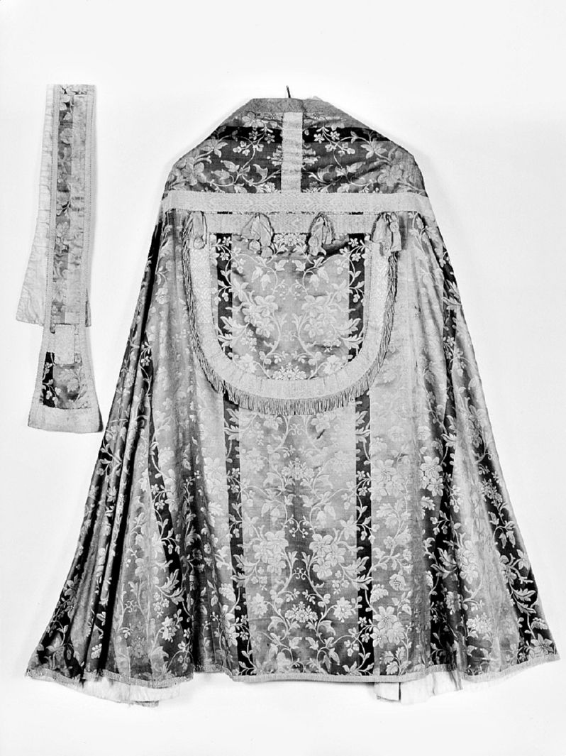 piviale, elemento d'insieme - manifattura italiana (prima metà sec. XIX)