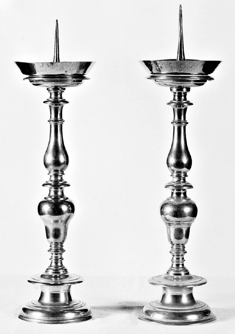 candeliere d'altare, serie - bottega toscana (prima metà sec. XVIII)