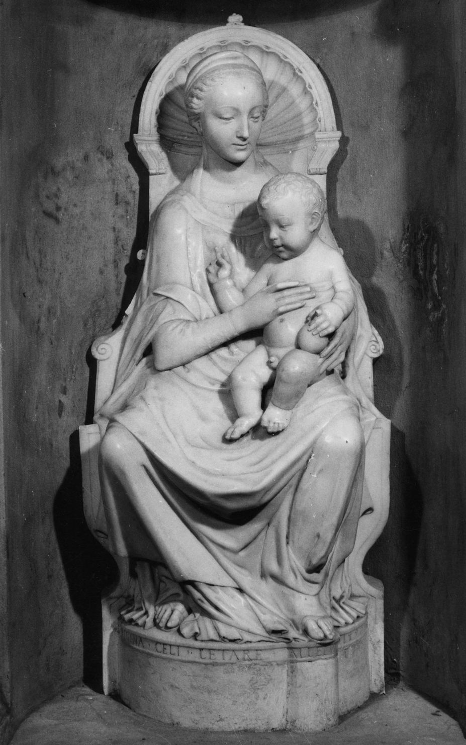 Madonna con Bambino (statua, elemento d'insieme) - ambito fiorentino (sec. XV)