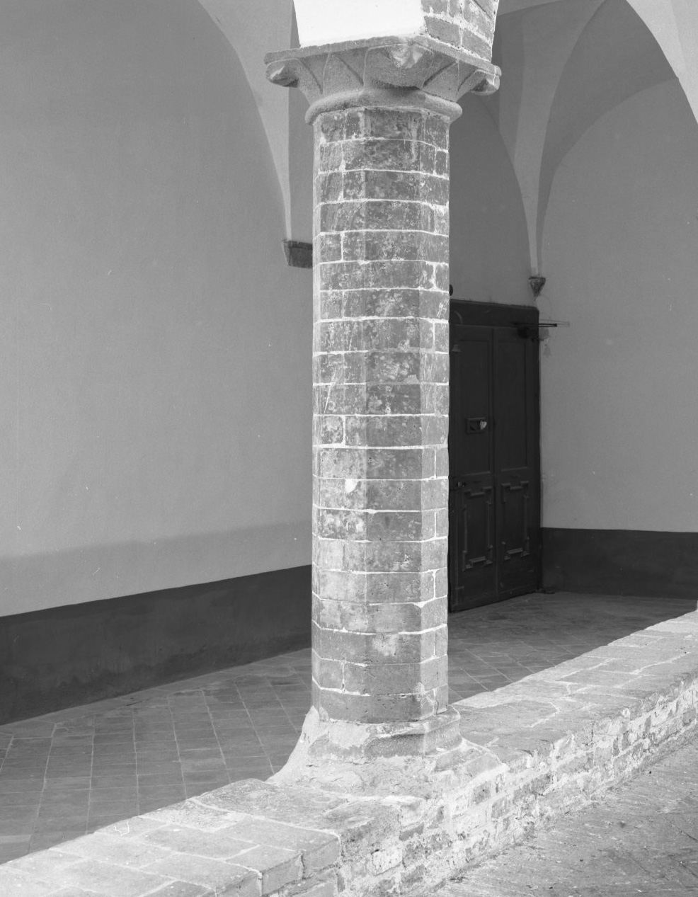 colonna, elemento d'insieme - bottega toscana (sec. XIX)