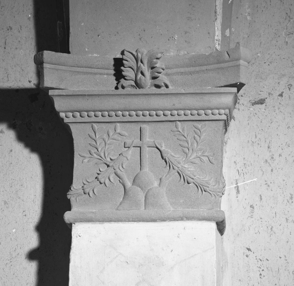 stemma dell'Abbazia di Monteoliveto Maggiore (capitello, elemento d'insieme) - bottega toscana (ultimo quarto sec. XV)