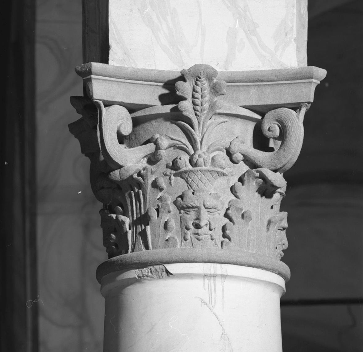 capitello, elemento d'insieme - bottega toscana (ultimo quarto sec. XV)