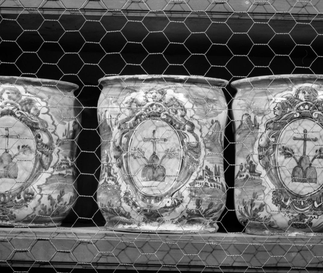paesaggio (vaso da farmacia, elemento d'insieme) - manifattura senese (sec. XVIII)