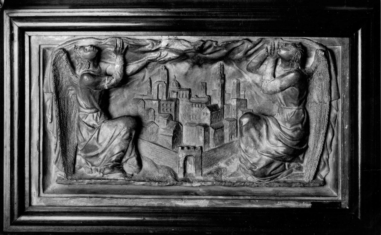 rilievo, elemento d'insieme di Consorti Ludovico (prima metà sec. XX)