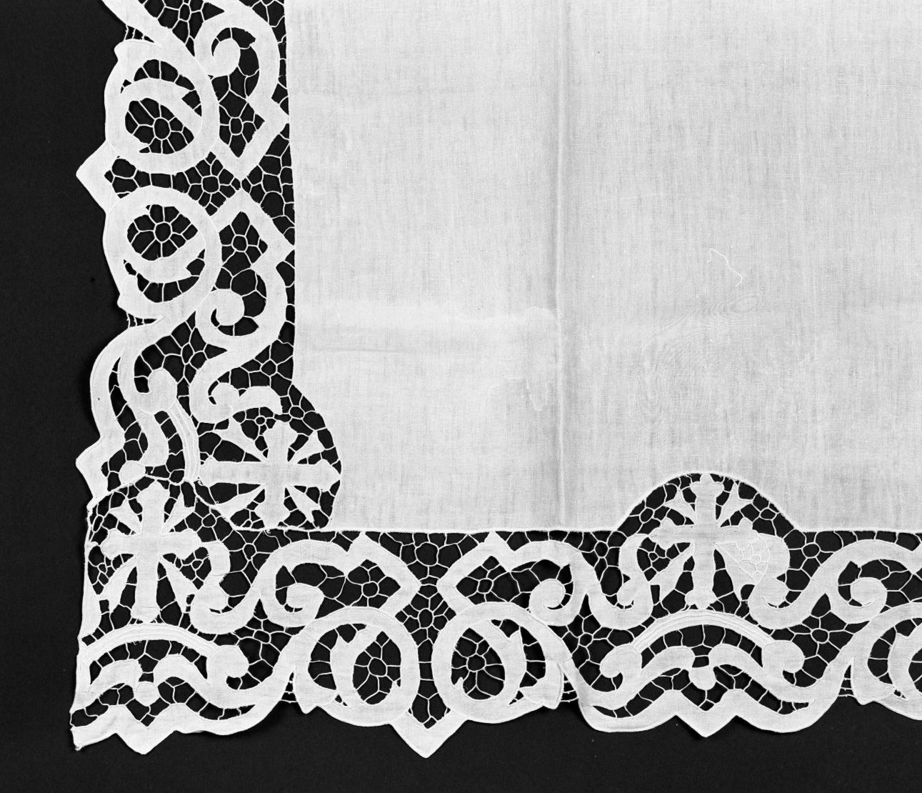 tovaglia d'altare - manifattura senese (secc. XIX/ XX)