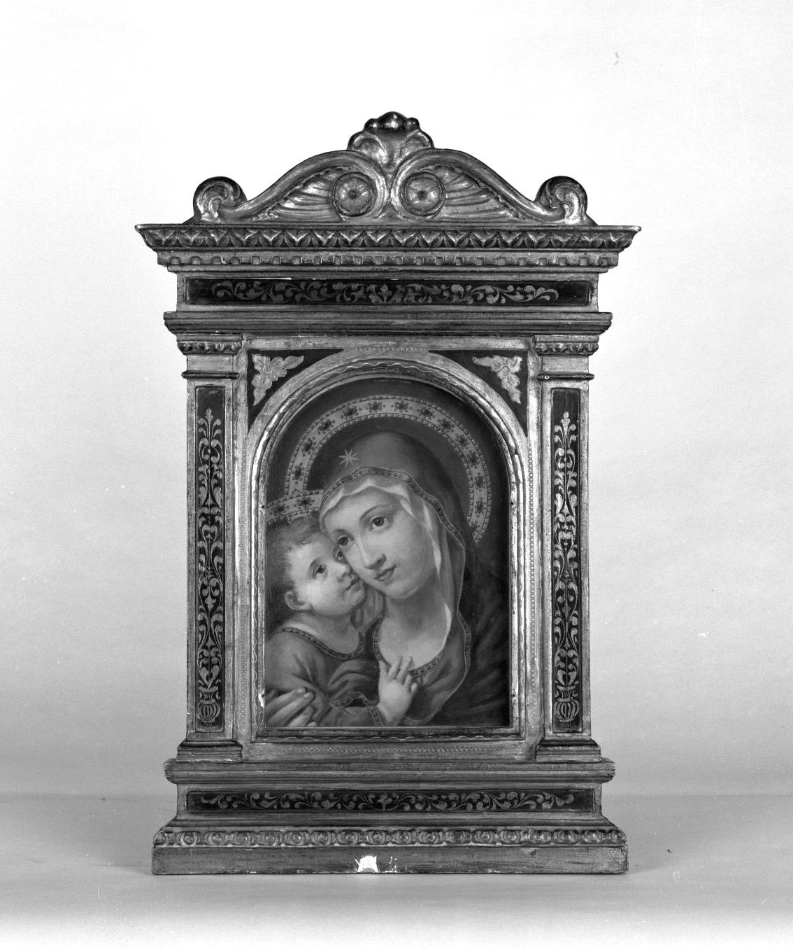 Madonna del Rifugio, Madonna con Bambino (dipinto) di Albina Olga (prima metà sec. XX)