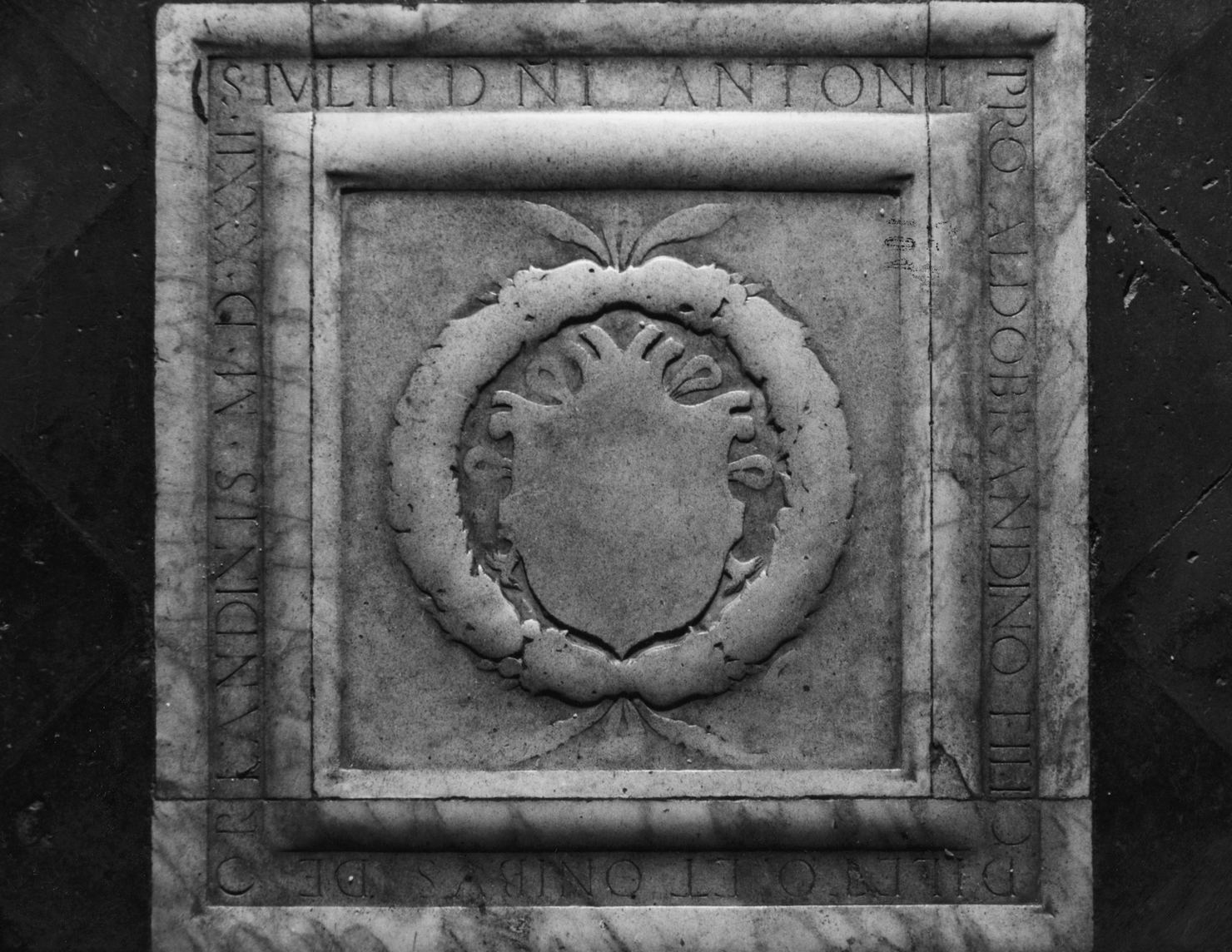 lapide tombale - bottega toscana (sec. XVI)