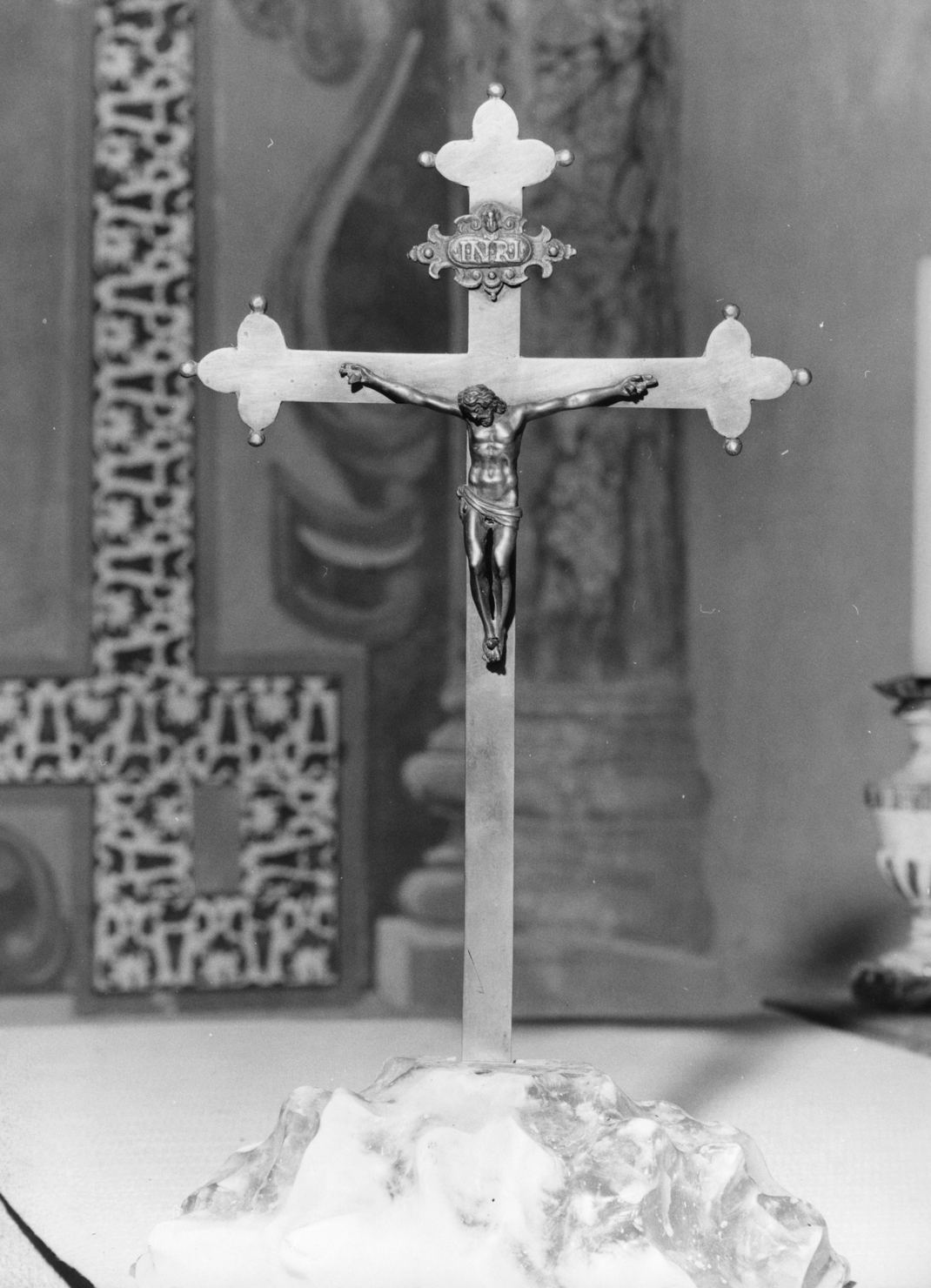 Cristo crocifisso (croce d'altare, opera isolata) - bottega toscana (primo quarto sec. XVII)