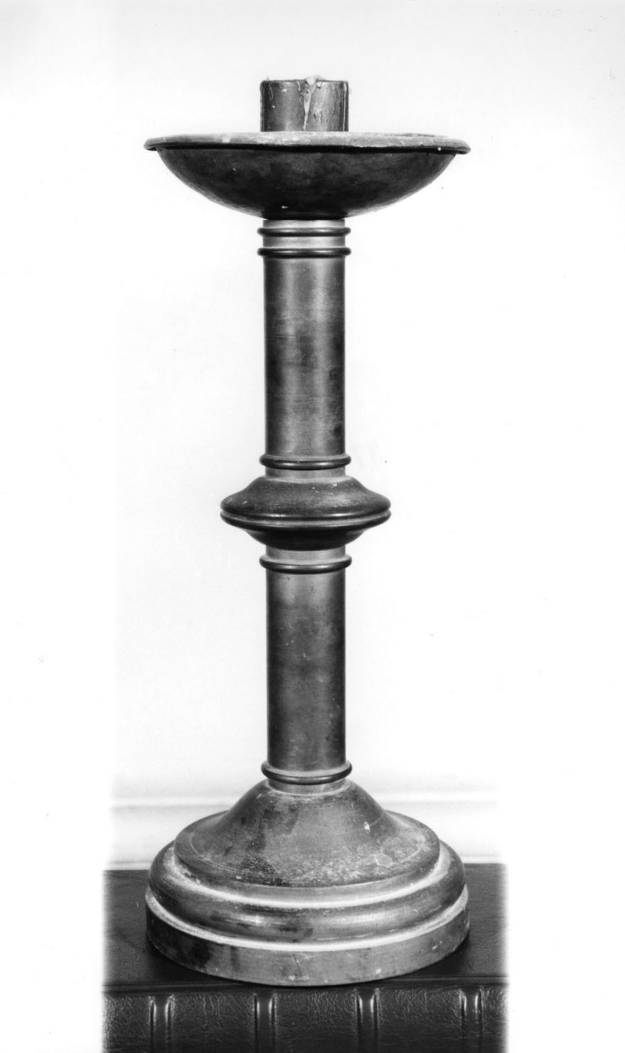 candeliere - bottega toscana (prima metà sec. XX)