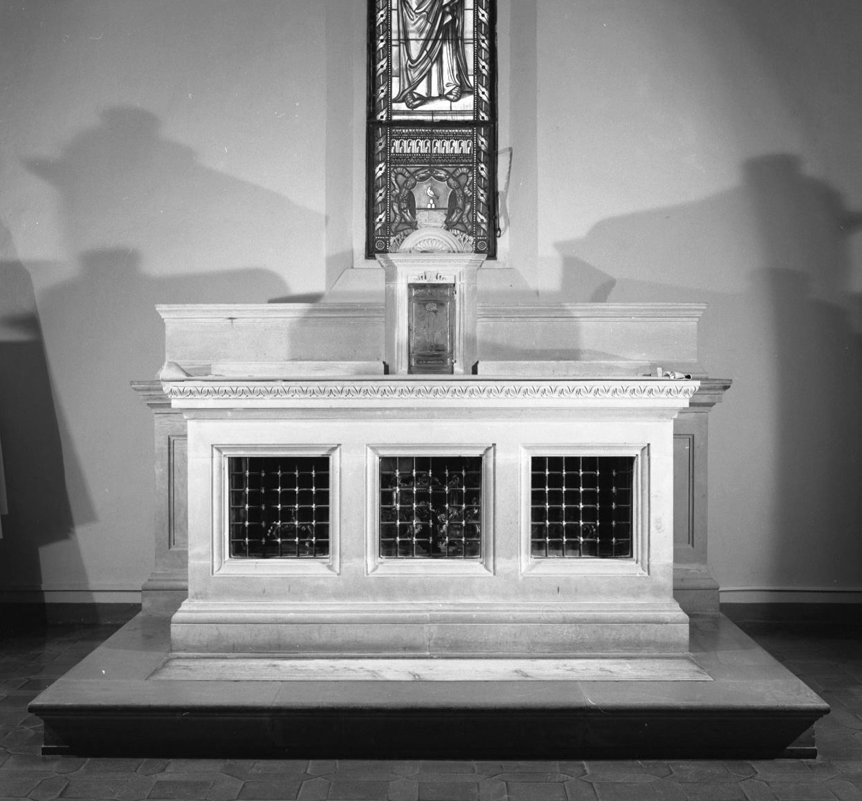altare - bottega toscana (metà sec. XX)
