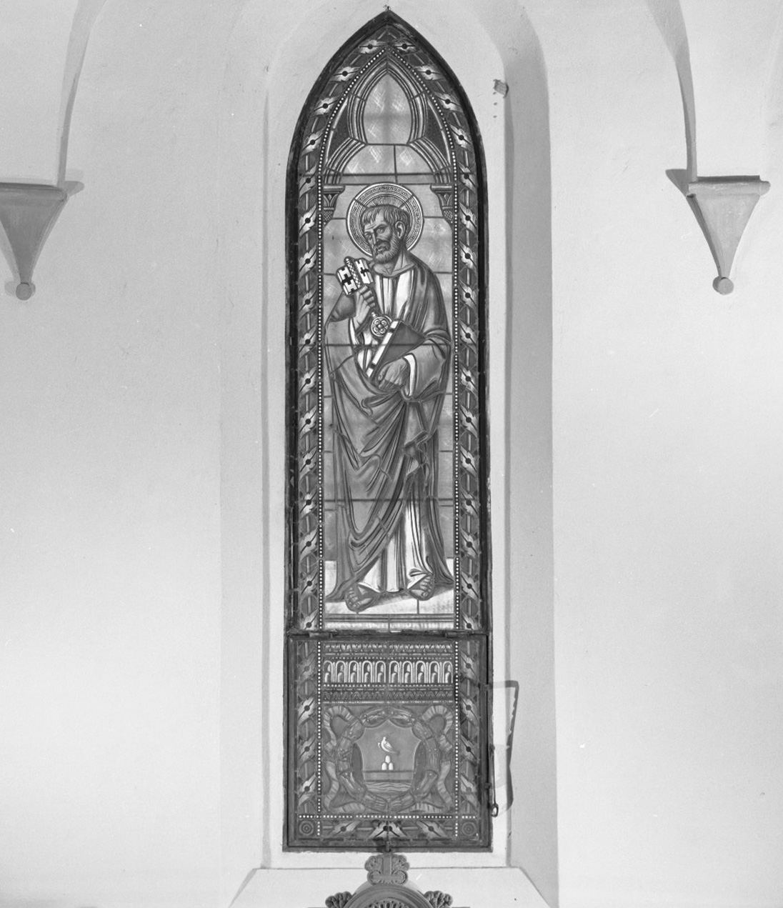 San Pietro (vetrata, elemento d'insieme) - bottega toscana (prima metà sec. XX)