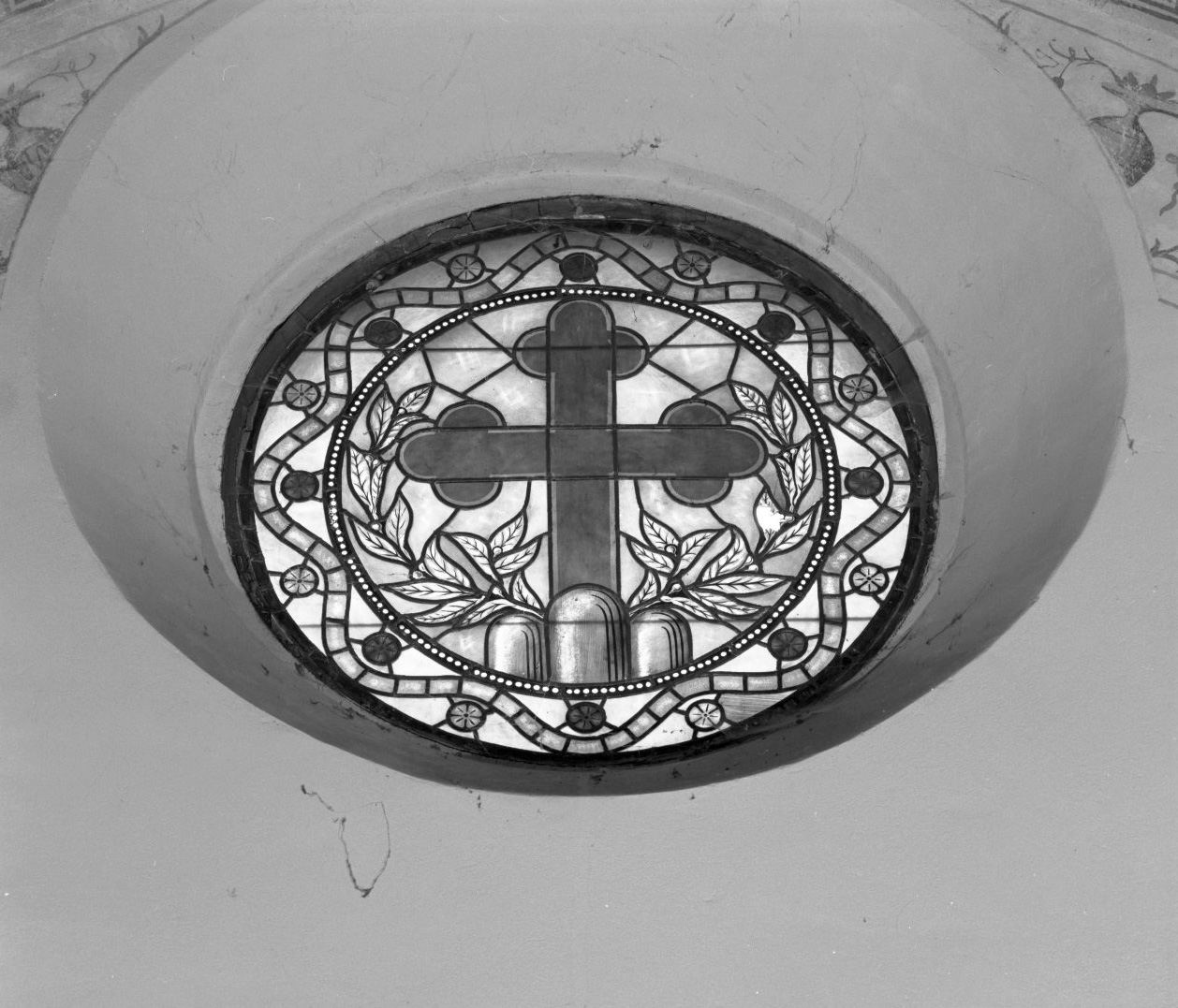 stemma dell'Abbazia di Monteoliveto Maggiore (vetrata, elemento d'insieme) - bottega toscana (prima metà sec. XX)