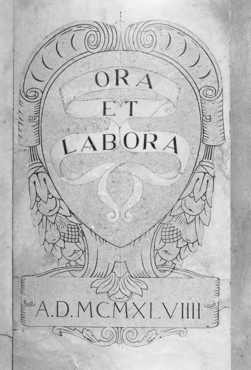 stemma gentilizio (decorazione a intarsio, elemento d'insieme) - bottega toscana (sec. XX)