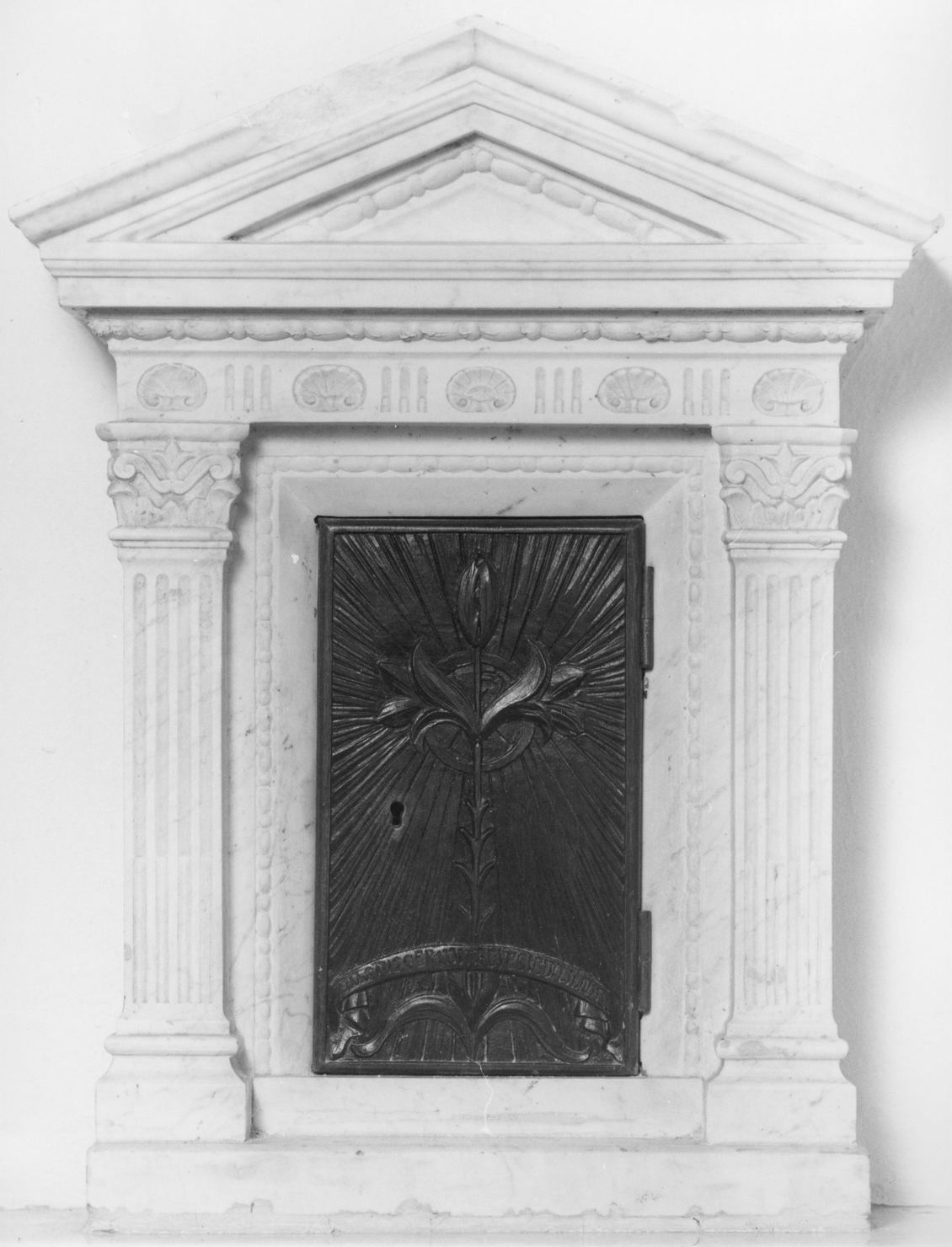 tabernacolo - a frontale architettonico - bottega toscana (inizio sec. XX)