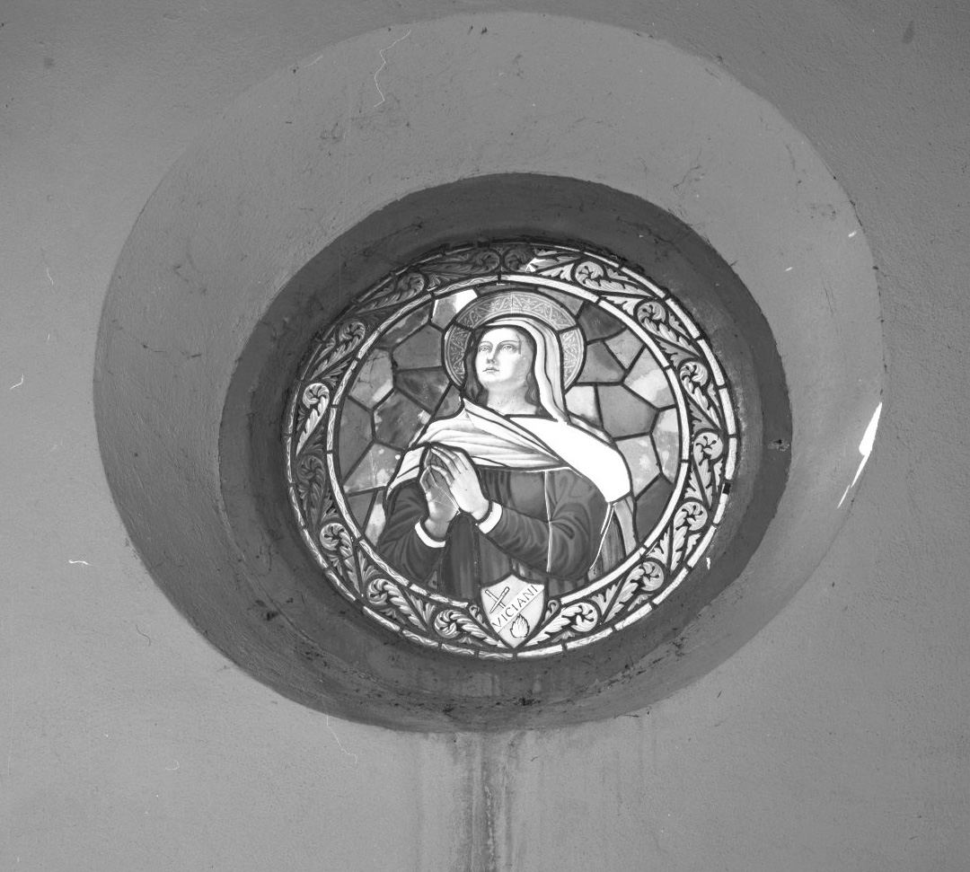 Madonna orante (vetrata) - bottega toscana (metà sec. XX)