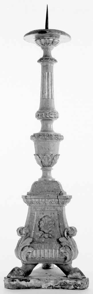 motivi decorativi vegetali (candeliere d'altare, serie) - produzione senese (prima metà sec. XIX)