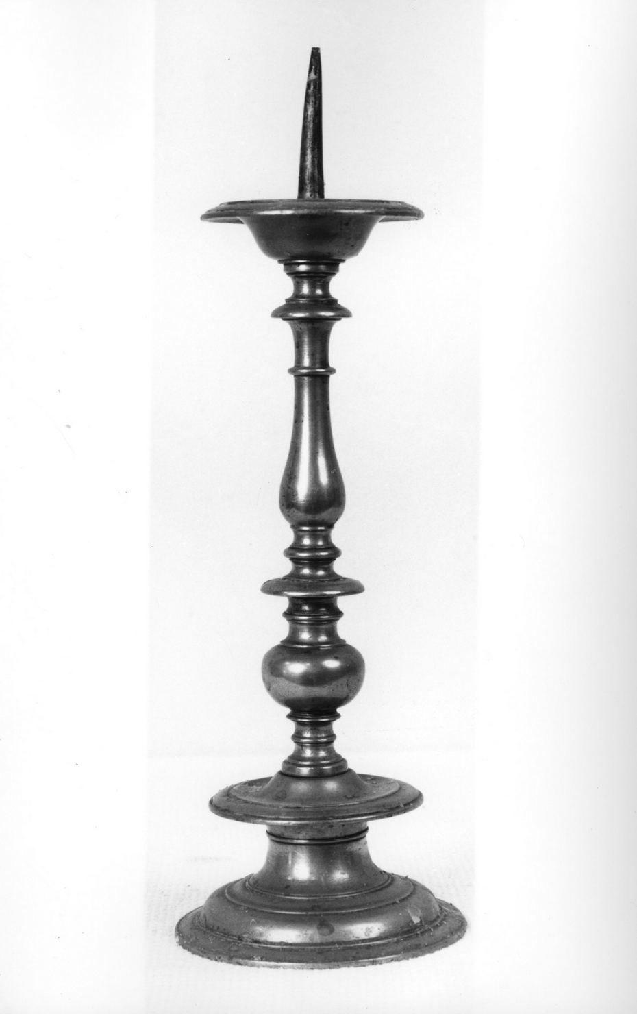 candeliere d'altare, serie - produzione toscana (seconda metà sec. XVIII)