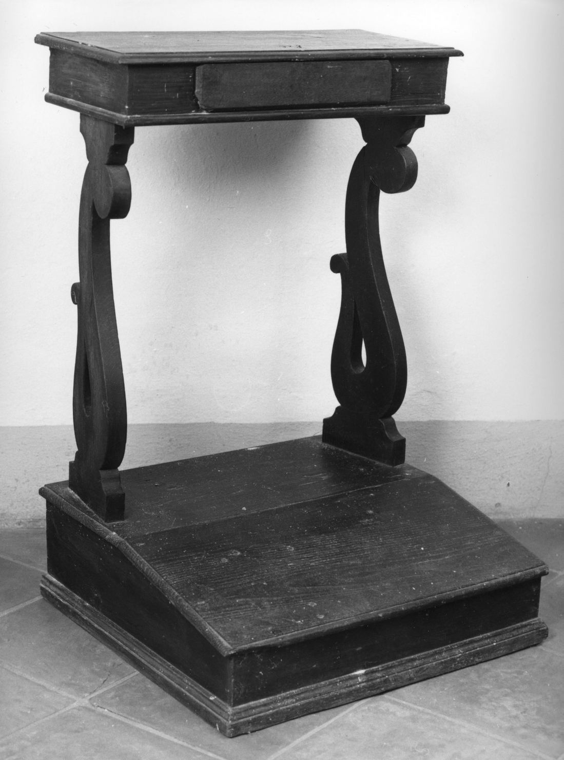 inginocchiatoio - produzione toscana (seconda metà sec. XIX)