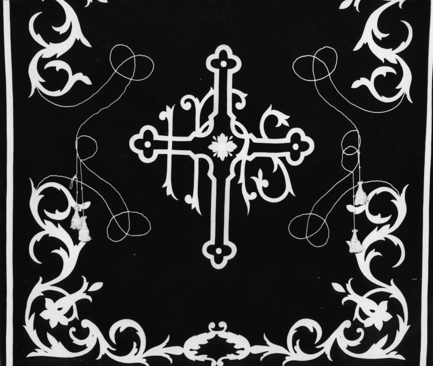 motivi decorativi vegetali (coltre funebre) - manifattura italiana (prima metà sec. XX)