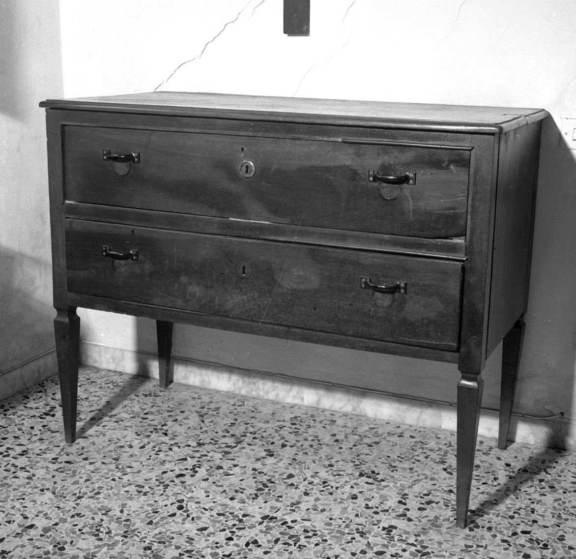 cassettone - bottega toscana (secc. XVIII/ XIX)