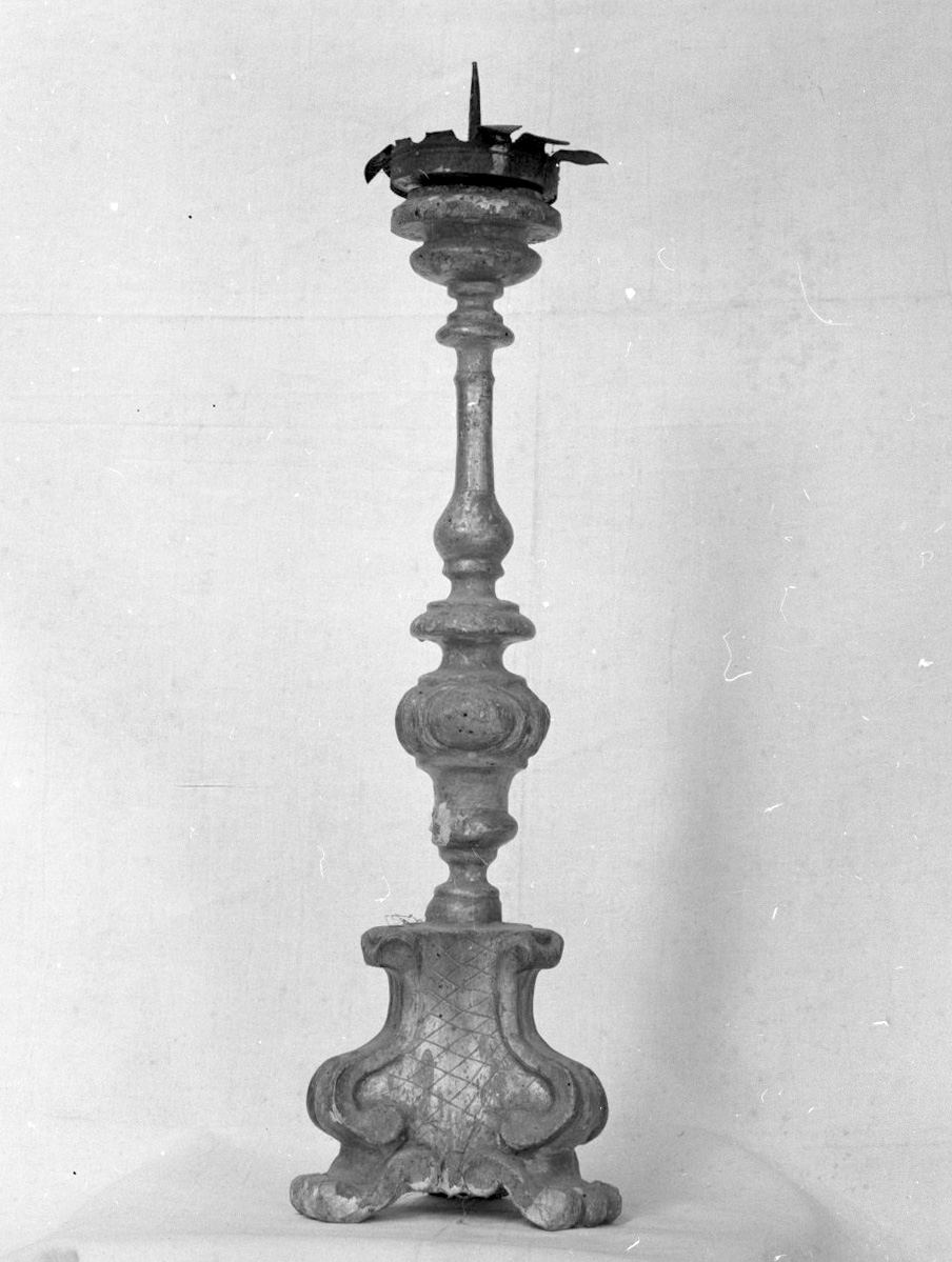 candeliere d'altare, serie - bottega toscana (prima metà sec. XVIII)