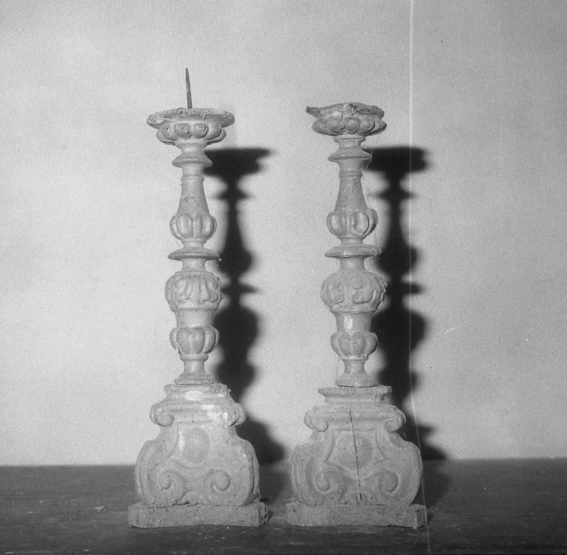 candeliere d'altare, serie - bottega toscana (sec. XVII)