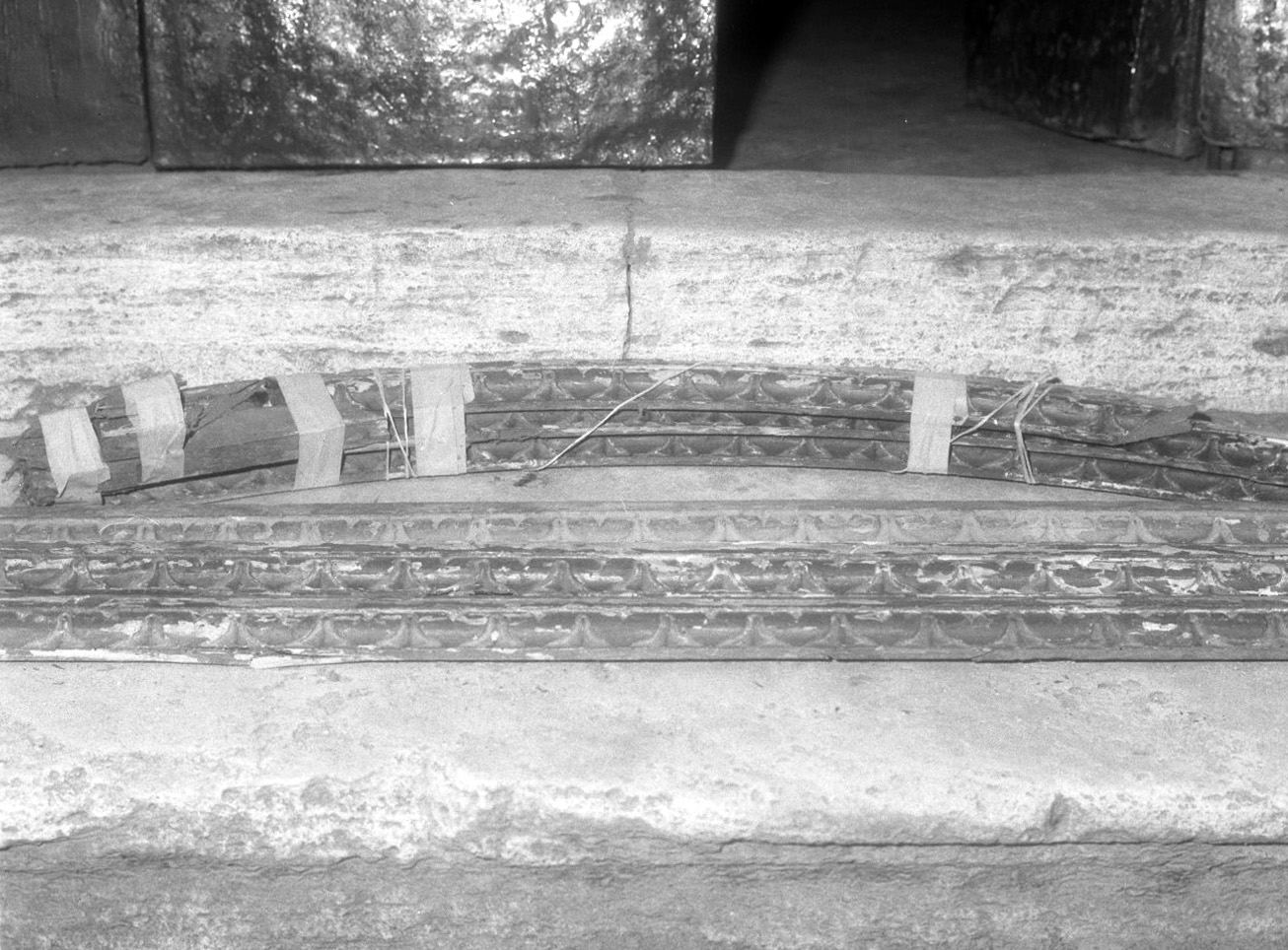 cornice, frammento - bottega toscana (sec. XVIII)