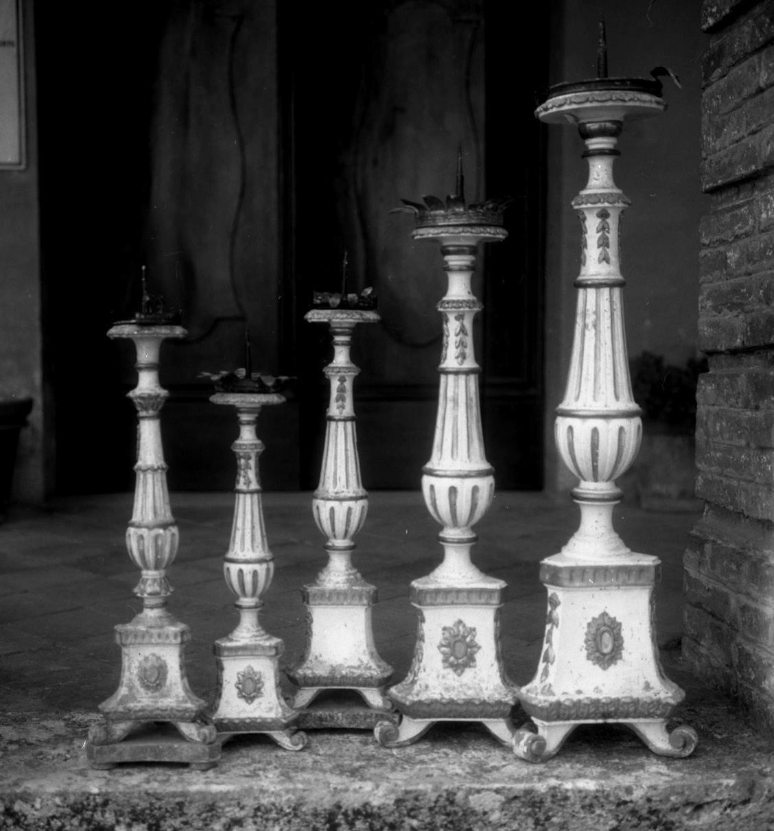 candeliere d'altare, serie - bottega toscana (sec. XIX)