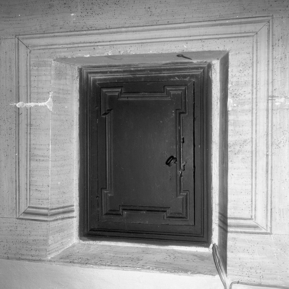 anta di armadietto per oli santi - bottega toscana (secc. XVII/ XVIII)