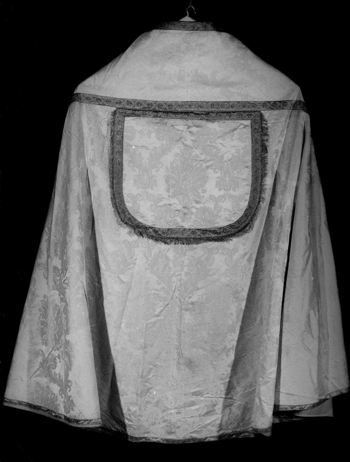 piviale - manifattura italiana (prima metà sec. XIX)