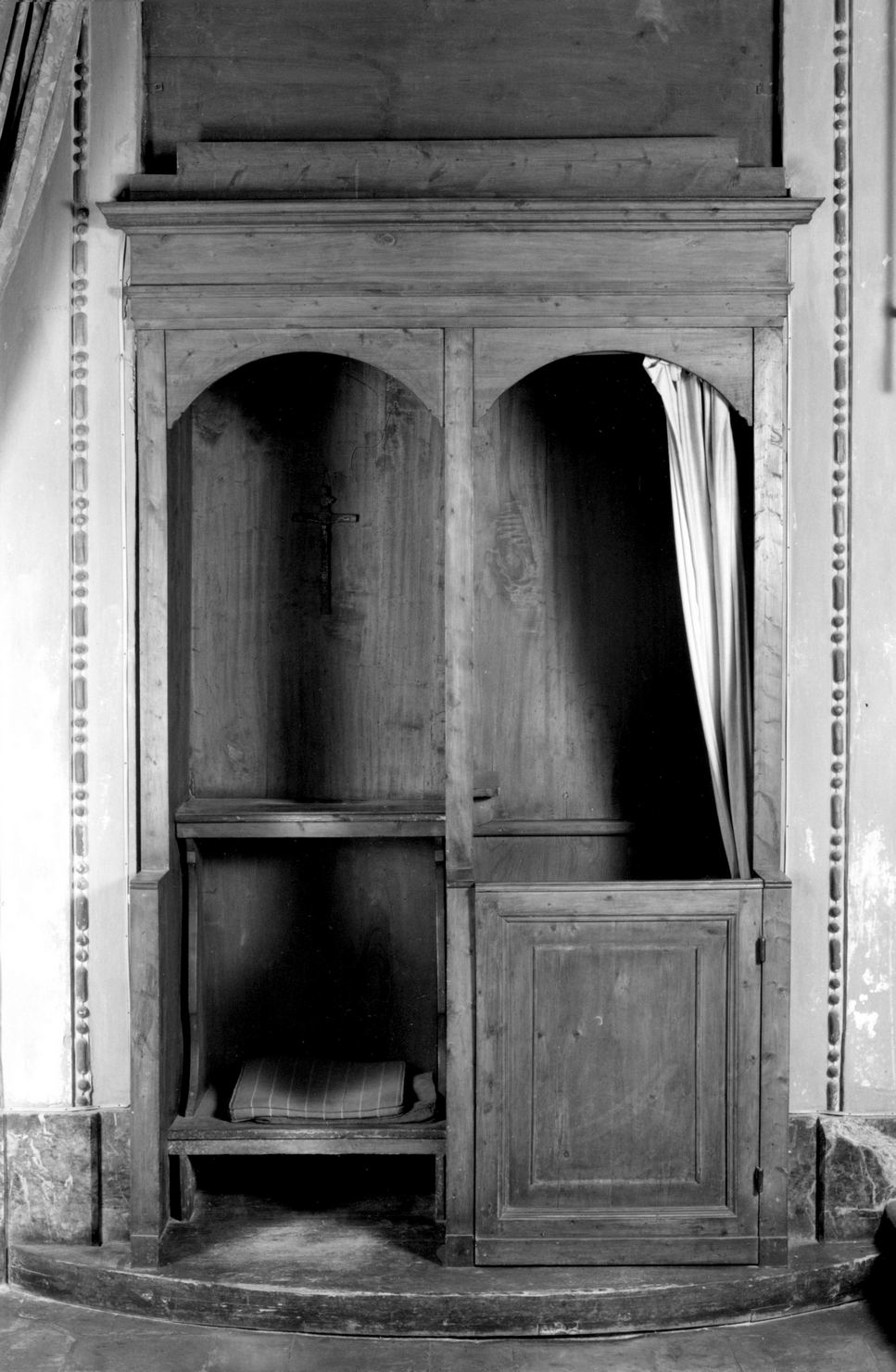 confessionale - bottega senese (prima metà sec. XVIII)