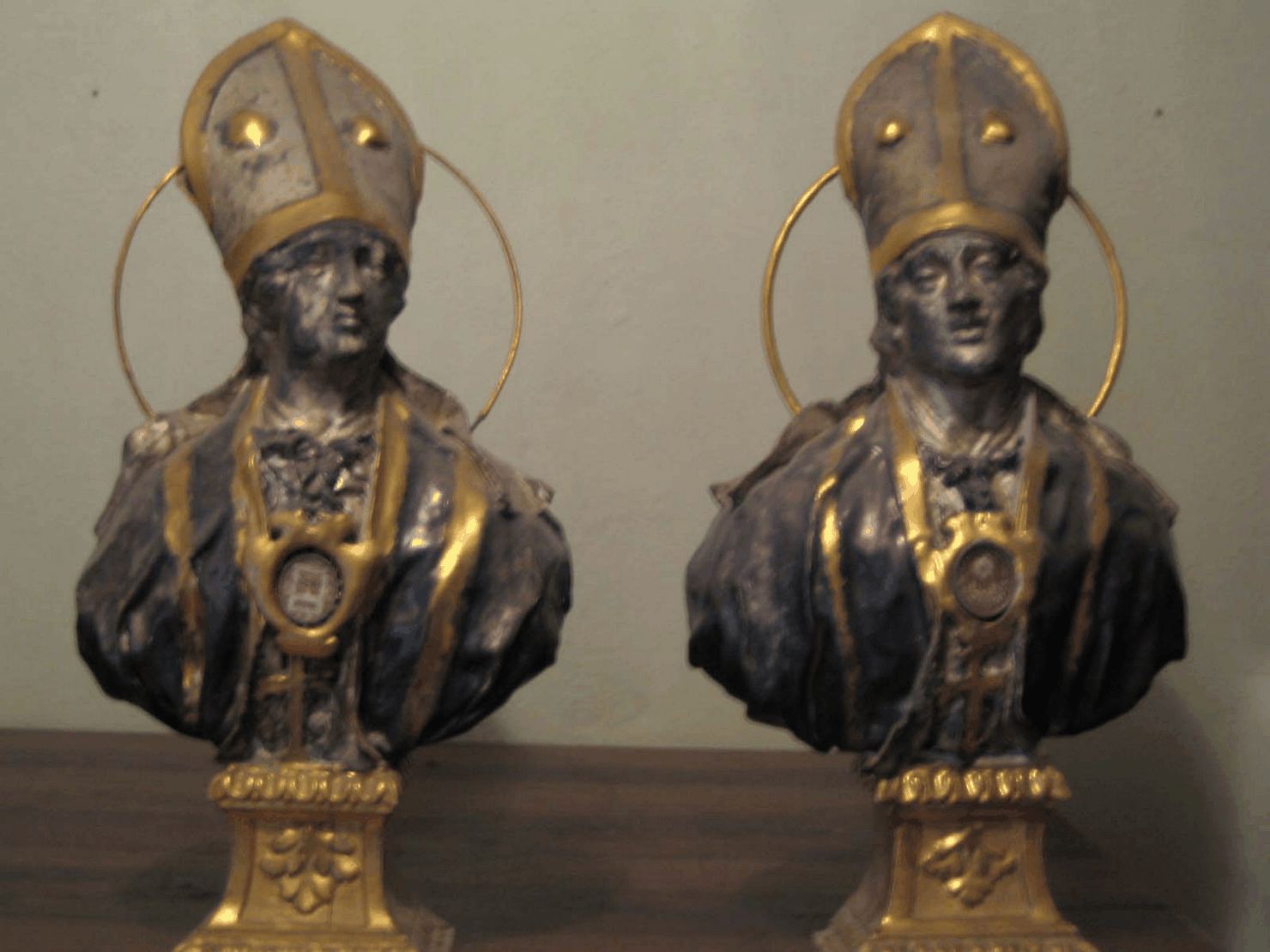 Santo vescovo (reliquiario - a busto) - bottega senese (metà sec. XIX)
