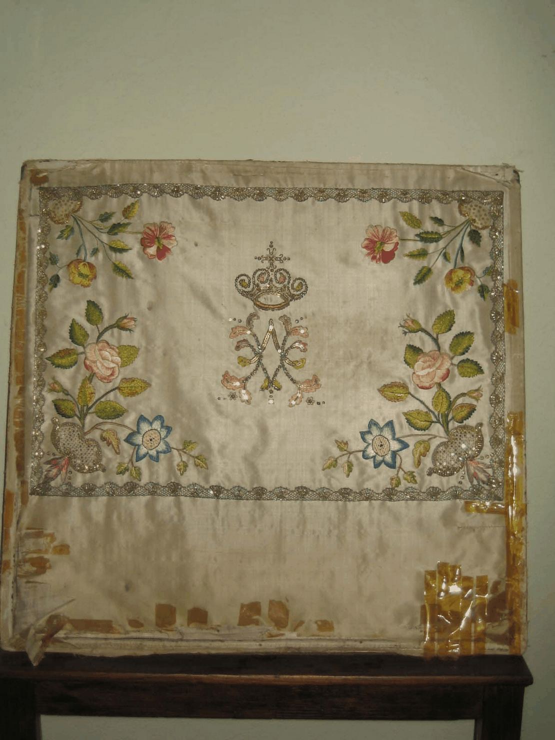 monogramma mariano (tendina) - manifattura senese (metà sec. XIX)